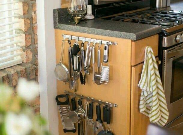 Small-Kitchen-Storage-Idea-For-Perfect-Space-Utilization-610x450