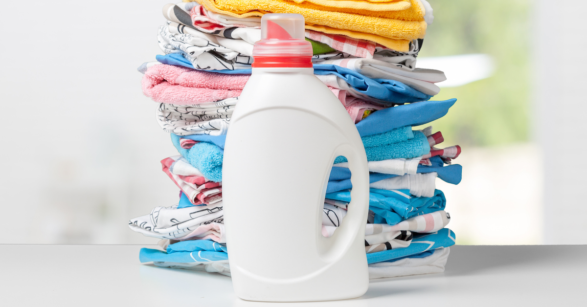 colorful-towels-liquid-laundry-detergent